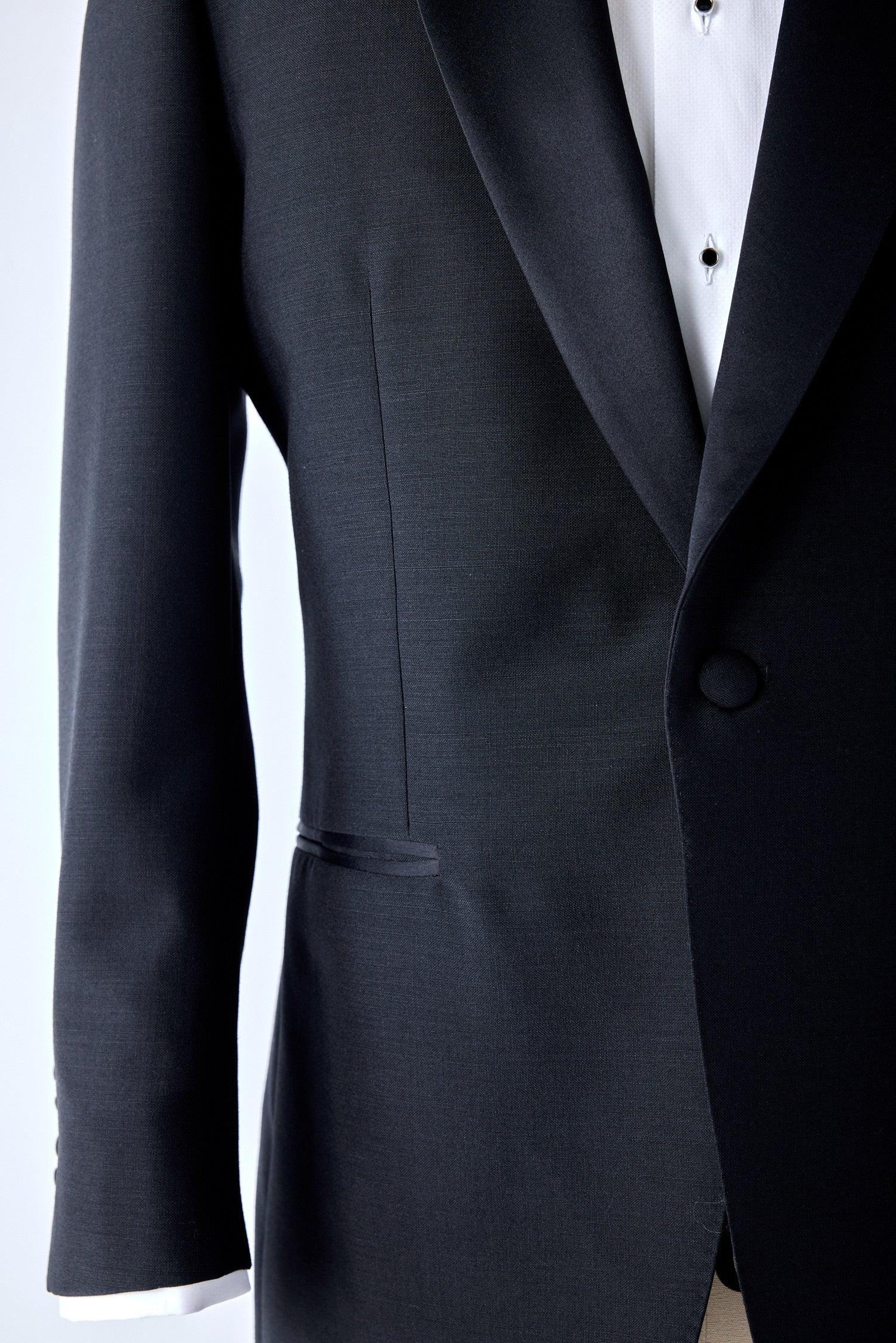 Essential Tuxedo - Image 3