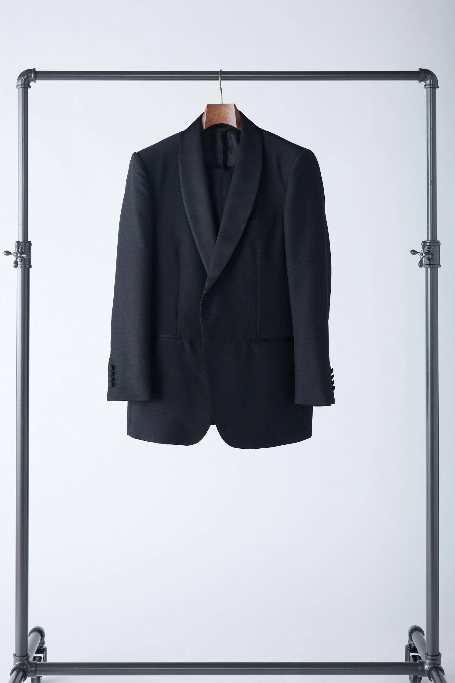Essential Tuxedo - Image 6